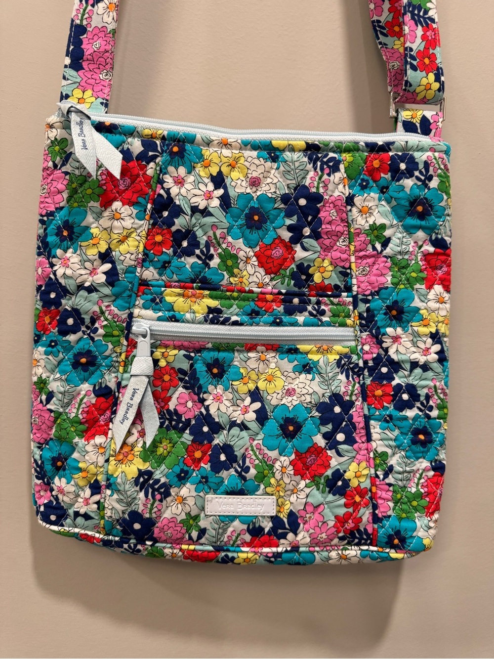 Retired Vera Bradley Large Hipster Crossbody Bag |
Far Out Floral Print